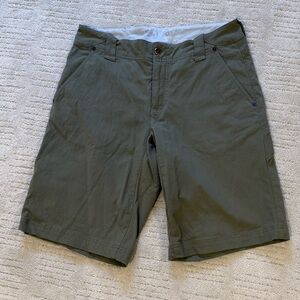 Mountain Hardwear Men's Olive Green Cargo Shorts